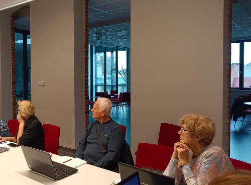 słuchacze podczas zajęć