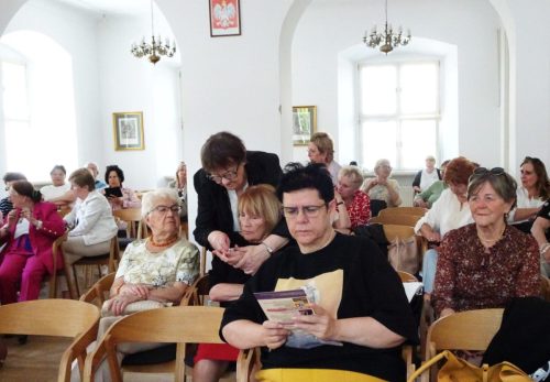 zainteresowani wykładem już zebrani w sali Ratusza.