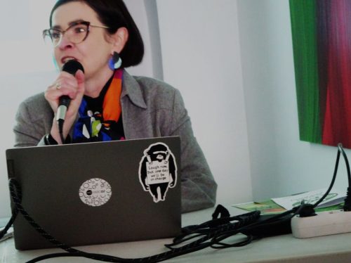 Aleksandra Pruska w trakcie wykładu