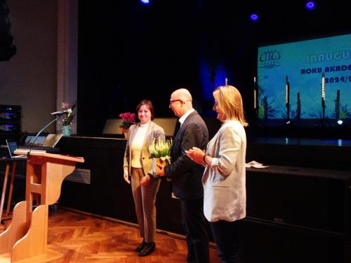 zaproszeni goście z życzeniami na nowy rok akademicki