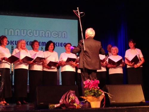 chór UTW uświetnił uroczystość