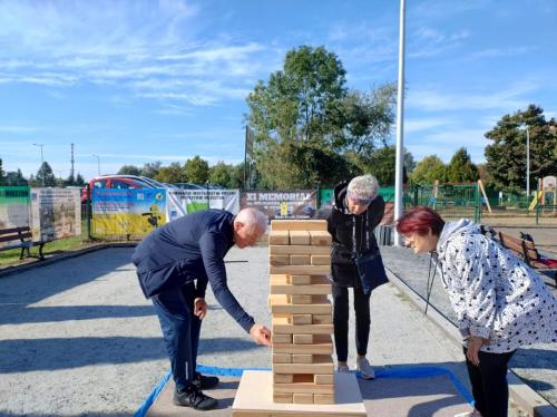 Jenga-super gra interpersonalna, ćwiczy zręczność, koncentrację i precyzję